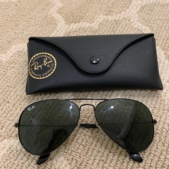 Ray-Ban RB3025 Aviator Classic Sunglasses - Picture 3 of 6